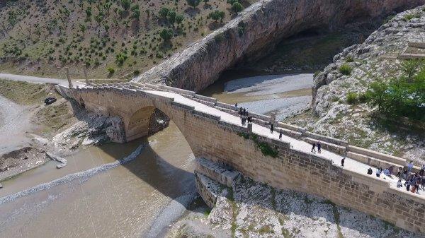 Cendere Köprüsü 1800 yıldır ayakta