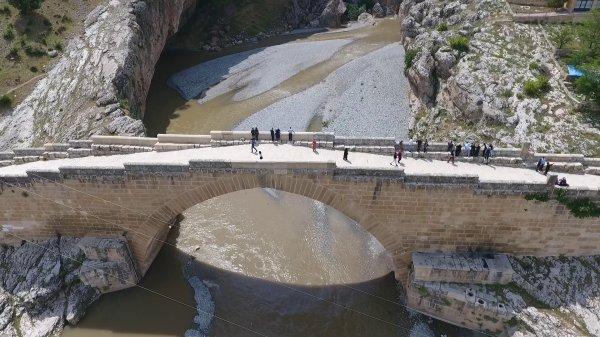 Cendere Köprüsü 1800 yıldır ayakta