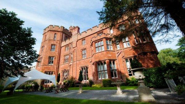 Lanetli olduğu için popüler olan 5 otel