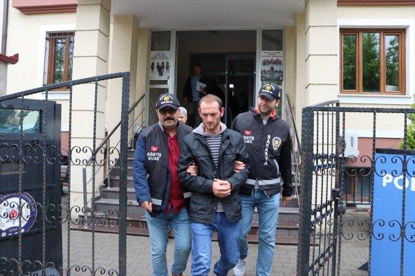 Sakarya'da takma sakal-bıyık kullanan hırsız yakalandı