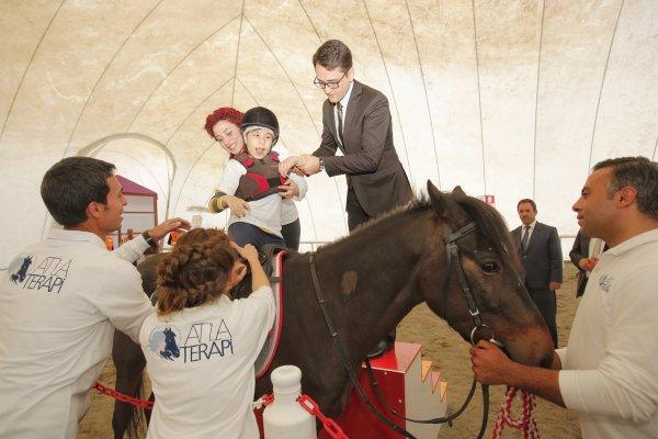 TJK, At'la Terapi Merkezi'nin 7'ncisini Elazığ'da açtı