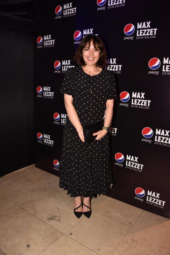 Ünlü isimler Black Parti'de buluştu