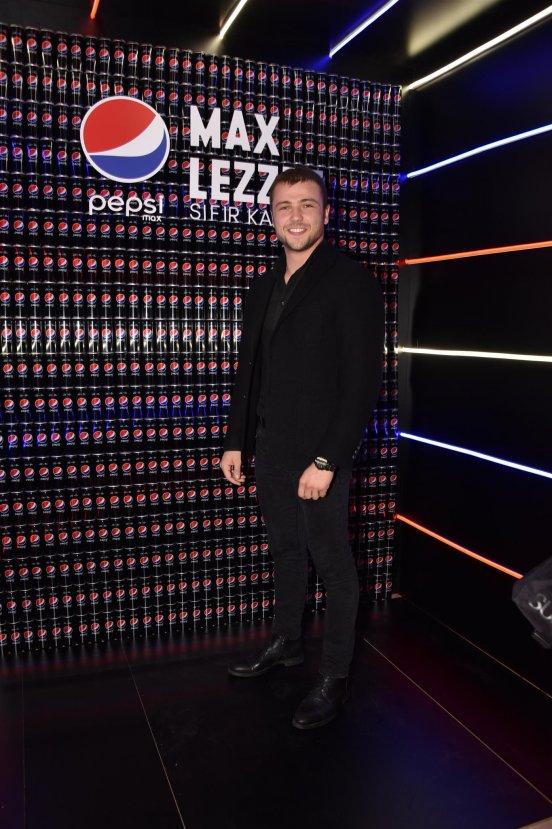 Ünlü isimler Black Parti'de buluştu