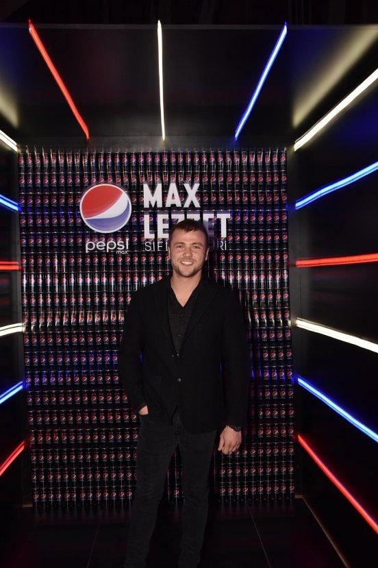 Ünlü isimler Black Parti'de buluştu