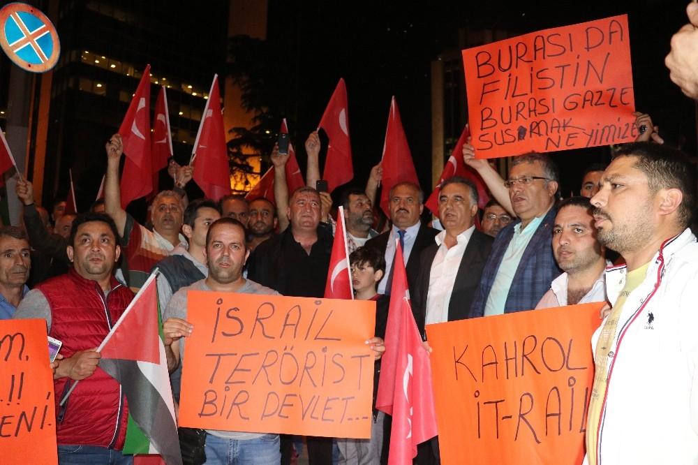 Taksiciler’den İsrail Konsolosluğu önünde protesto