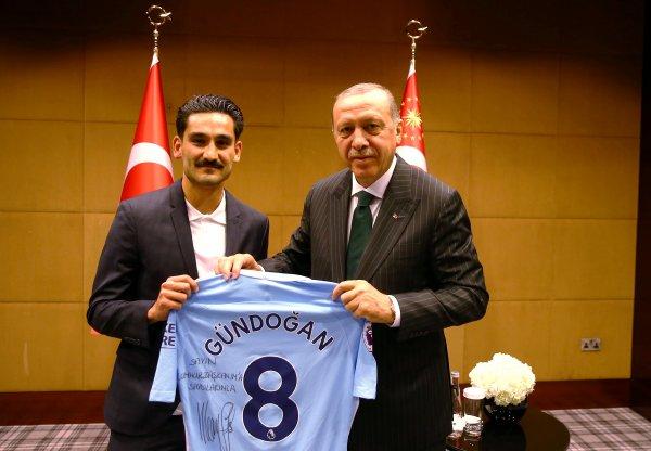 Almanya'nın tek gündemi Türk asıllı futbolcular
