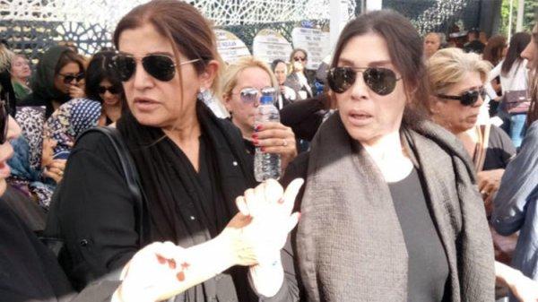 Nebahat Çehre annesini son yolculuğuna uğurladı