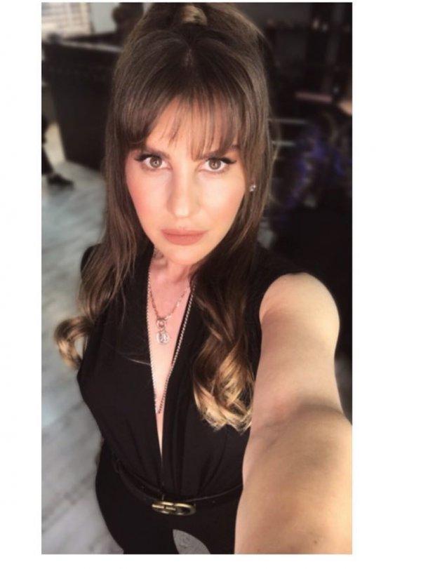 Esra Erol'un kardeşi Eda Erol imaj tazeledi