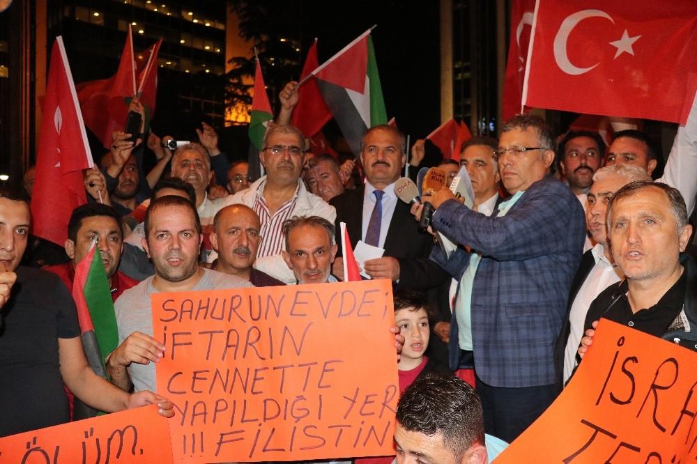 Taksiciler’den İsrail Konsolosluğu önünde protesto