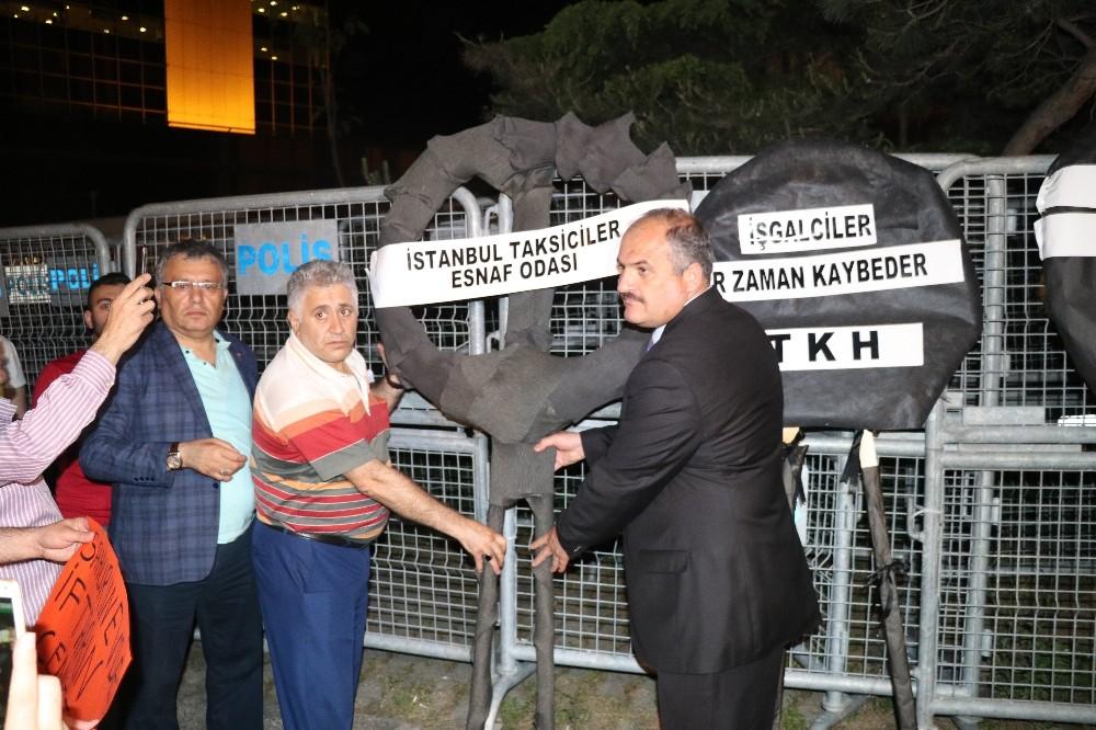 Taksiciler’den İsrail Konsolosluğu önünde protesto
