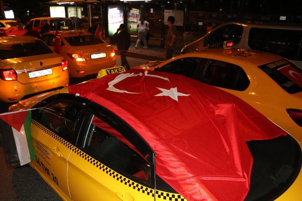 Taksiciler’den İsrail Konsolosluğu önünde protesto