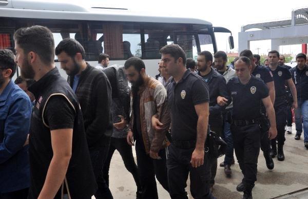 Afyonkarahisar'da 34 FETÖ'cü adliyeye sevk edildi
