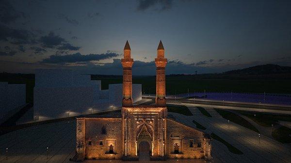 Sivas'ın tarihi eserleri ışıklandırılacak