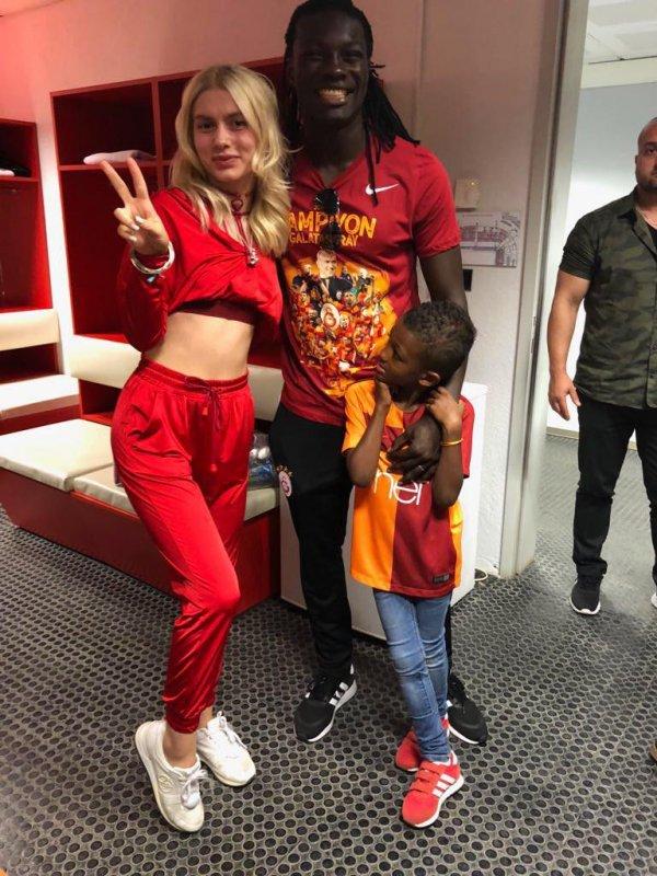 Aleyna Tilki Gomis'le buluştu