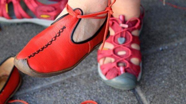 Teke yöresi çarığı Tunahan Usta'yla hayat buluyor