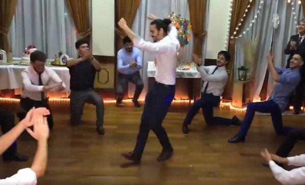 Uruguay'da 'Erik Dalı' şarkısıyla düğün coşkusu