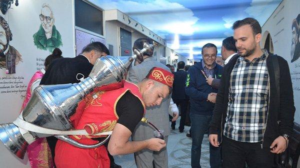 Edebiyatı Edebiyat Sokağı'yla seviyorlar