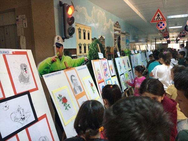 Küçük Enes ikinci resim sergisini açtı