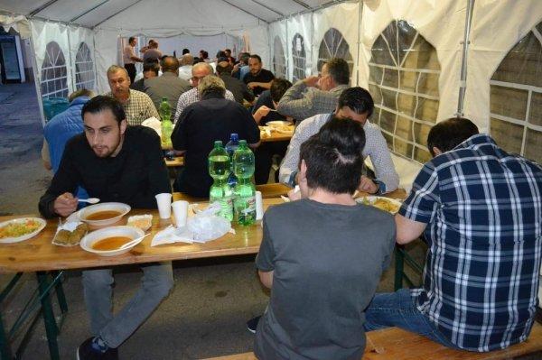 Almanya'daki Karabük'ün Ibrıcak köylüleri iftarda buluştu