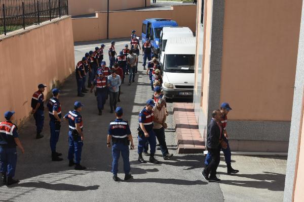 Yunanistan'a kaçmaya çalışırken yakalanan 22 FETÖ'cü adliyede