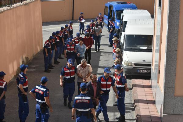 Yunanistan'a kaçmaya çalışırken yakalanan 22 FETÖ'cü adliyede