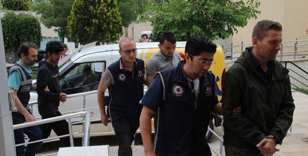 1 muvazzaf asker daha tutuklandı