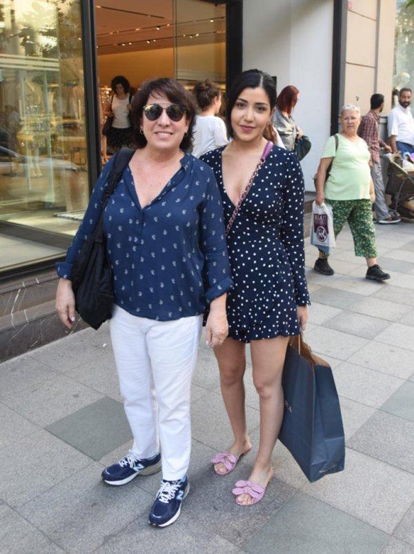 Oya Başar kızıyla görüntülendi