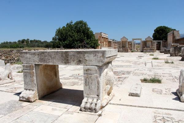 Yahudilerin tarihteki 3'üncü sinagogu ihtişamını koruyor