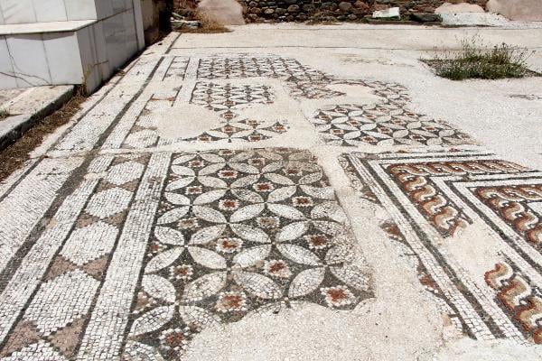 Yahudilerin tarihteki 3'üncü sinagogu ihtişamını koruyor