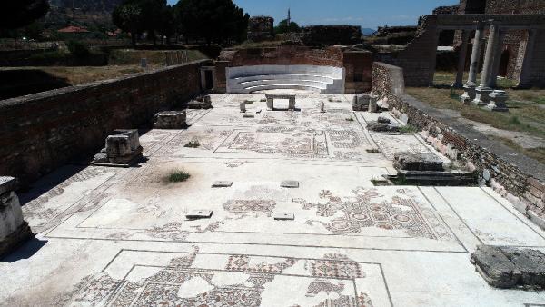 Yahudilerin tarihteki 3'üncü sinagogu ihtişamını koruyor