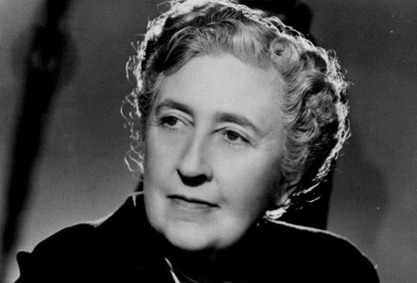 Agatha Christie ile geç kalınmış bir macera: Örümcek Ağı