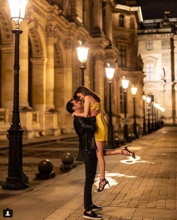 Başak Parlak ve sevgilisinden romantik poz