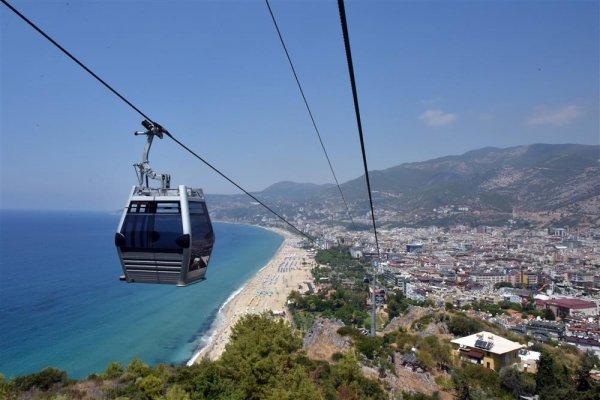 Alanya'da teleferik hattı ilgi gördü