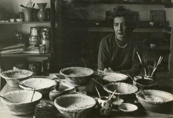 Füreya Koral kimdir