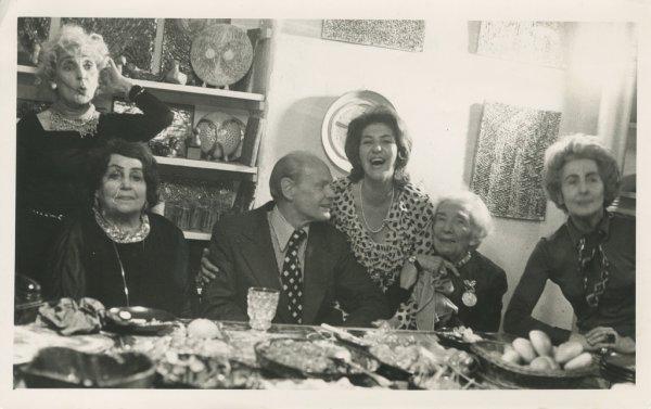 Füreya Koral kimdir