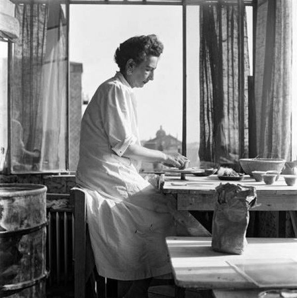 Füreya Koral kimdir