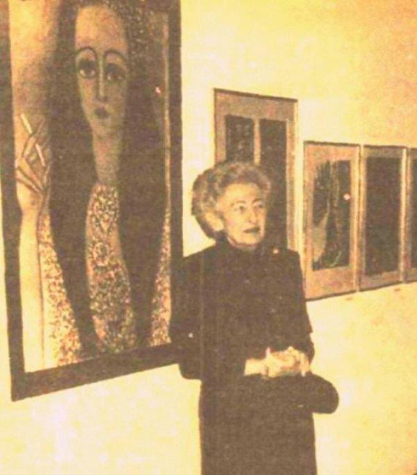 Füreya Koral kimdir