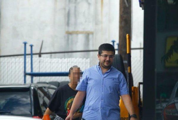 Adil Öksüz'ün kayınbiraderi ABD bayrağını öptü