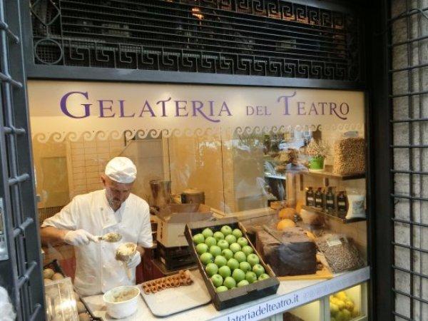 Roma’da dondurma rotanız