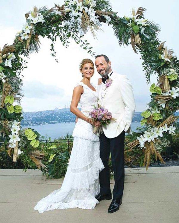 Ece Vahapoğlu evlendi