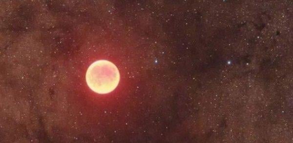 Kanlı Ay Tutulması'nın, kıyametin habercisi olduğuna inanılıyor