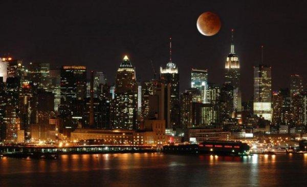 Kanlı Ay Tutulması'nın, kıyametin habercisi olduğuna inanılıyor