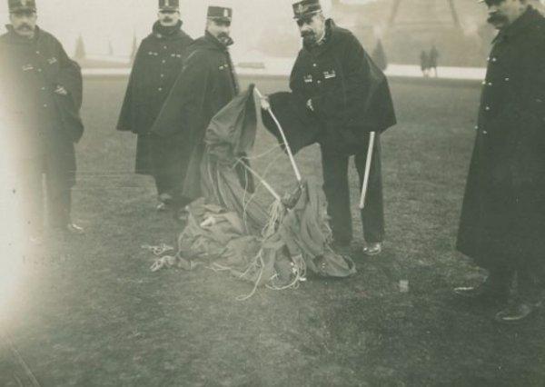 Kumaş paraşütüyle Eyfel'den atlayan terzi: Franz Reichelt