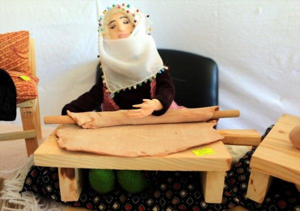 El yapımı yöresel bebekler