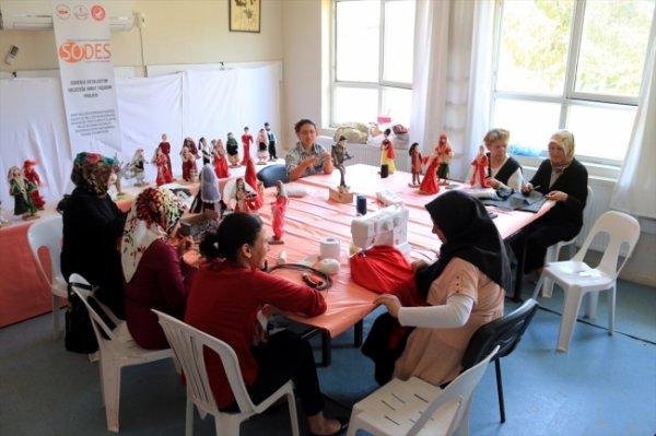 El yapımı yöresel bebekler