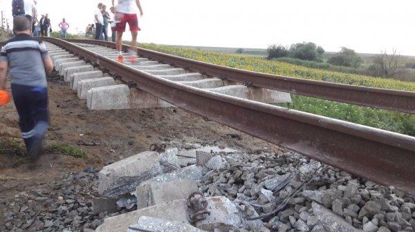 Tekirdağ Çorlu'da yolcu treni devrildi
