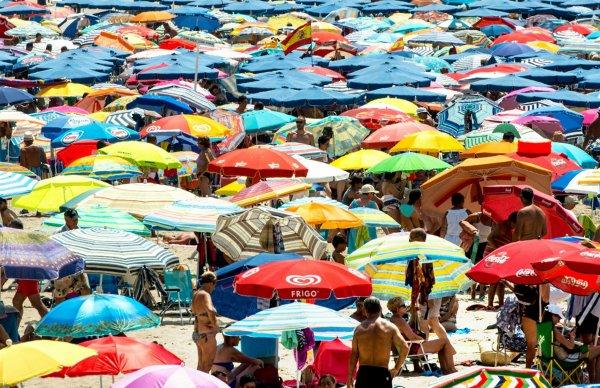 İspanya'nın insanı tatilden soğutan plajı: Levante