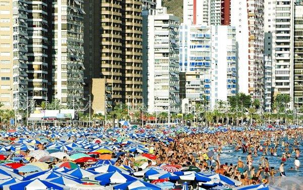 İspanya'nın insanı tatilden soğutan plajı: Levante