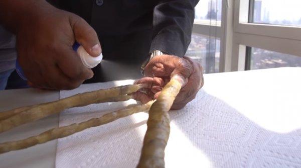 Hintli adam 9 metrelik tırnaklarına veda etti