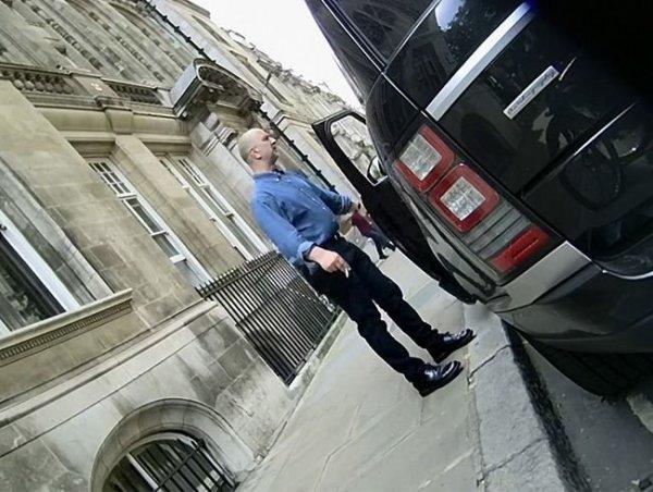 FETÖ'cü Akın İpek Londra'da ortaya çıktı